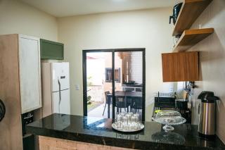 Casa com Piscina Churrasqueira Quadra e Lagoa - 1
