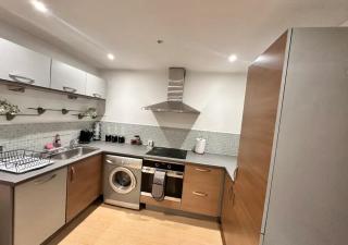Bee Accommodations - NG1 Apartment - 5