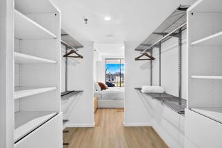Wake to the River 3 Bedroom Riverside Apartment with Pool Gym and Parking - 3