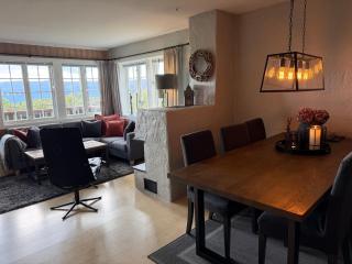 Modern 2-Bedroom Apartment In Ideal Location - 6