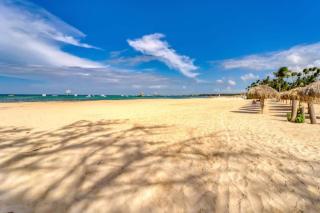 Pool Beach & Food Walk 2 Baths Sleeps 4 - 3