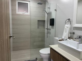 Pool Beach & Food Walk 2 Baths Sleeps 4 - 7