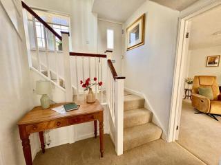 Crowfoot Cottage - 1