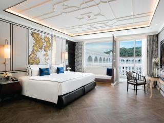Mövenpick Myth Hotel Patong Phuket - Patong Beach - 1