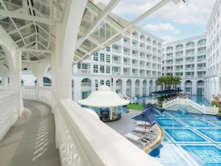 Mövenpick Myth Hotel Patong Phuket - Patong Beach - 5