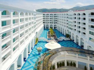 Mövenpick Myth Hotel Patong Phuket - Patong Beach - 4