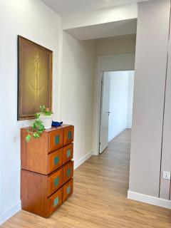 Downtown Modern Apartment - 7