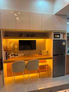 J & A Condotel - 9