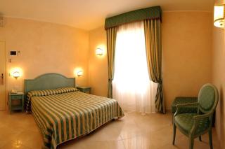Hotel Riviera 3 Stelle con piscina estiva gratuita e garage a pagamento - 3