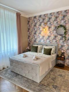 Big luxury 3BR in Center - 9