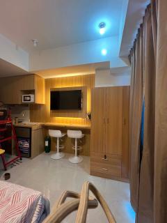 J & A Condotel - 3