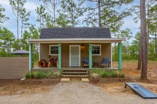 Wooded Piney Woods Tiny Home w/ King Loft & Deck - 0
