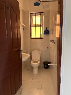 Spacious 1 bed apt with view in Bombolulu Mombasa - 9