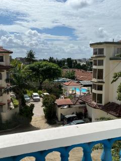 Spacious 1 bed apt with view in Bombolulu Mombasa - 1