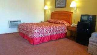Travelers Inn - New Martinsville - 3