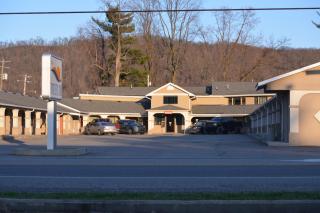Travelers Inn - New Martinsville - 5