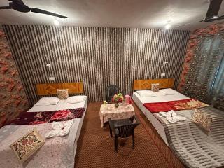 Aziz Guest House Near dal lake - 7