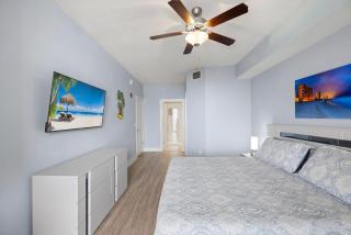 Luxury Calypso Tower 3! Free Beach Chair Service for 4! by Dolce Vita Getaways PCB - 3