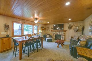 Big Bear Lake Retreat w/ 2 Homes Main/Beach Houses - 0