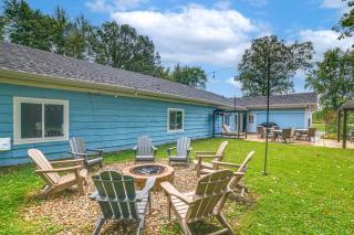 Featured on TV! Epic Indoor Pool • Sleeps 24 - 8