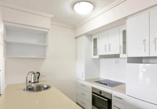 Ocean View Cairns CBD l Pool I Free Parking - 8