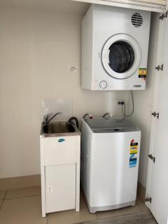 Ocean View Cairns CBD l Pool I Free Parking - 5