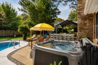 4BR Emerald Coast Escape Pool Hot Tub & Theater - 8