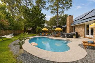 4BR Emerald Coast Escape Pool Hot Tub & Theater - 4