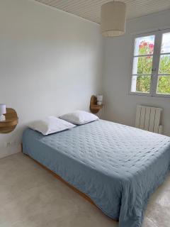 Maison 300 m de la plage avec un bel extérieur - 4