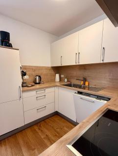 Schöne 2-Zimmer-Souterrainwohnung mit Terrasse - Offenburg - 1