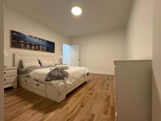 Bright 3BR Upper Duplex with Patio and Free Parking - 2