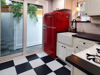 Charming Fishtown Rowhome Near Girard Avenue - 8