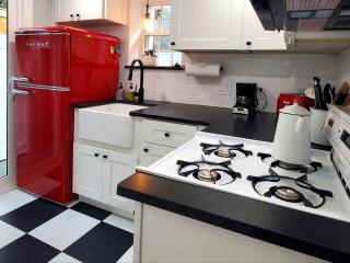Charming Fishtown Rowhome Near Girard Avenue - 4