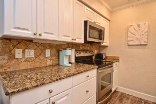Walk to Siesta Beach! Dog Friendly, Heated Pool, Private Lanai - 6