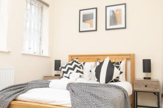 Large Putney Oasis 3-Bed with Garden & Parking - 4