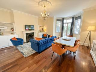 Large Putney Oasis 3-Bed with Garden & Parking - 3