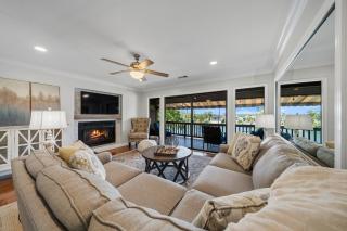 Lakeside Luxury: 2 King Suites & Pool - 2