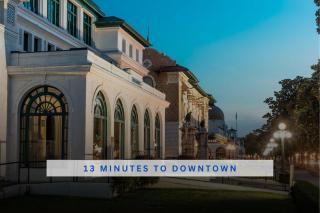 Lakeside Luxury: 2 King Suites & Pool - 5