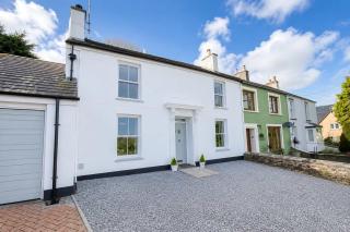 Saundersfoot Coastal Cottage with Sea Views and Private Parking - 0