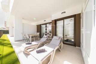 Pilar Sunplace Deluxe, groundfloor resort apt with pool and garden view, by OYOOSTAYS - 8