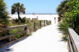Siesta Key Rental Condo Walk to Siesta Beach, Heated Pool, WasherDryer - 4