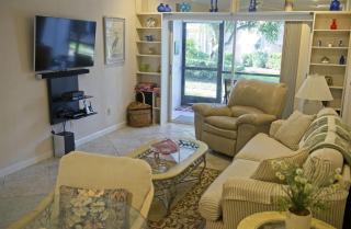 Siesta Key Rental Condo Walk to Siesta Beach, Heated Pool, WasherDryer - 6