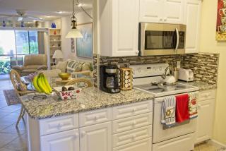 Siesta Key Rental Condo Walk to Siesta Beach, Heated Pool, WasherDryer - 2