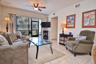 Spacious 1 BR1 Bath, Renovated Ground Floor Unit, 03 mile to Siesta Beach - 9