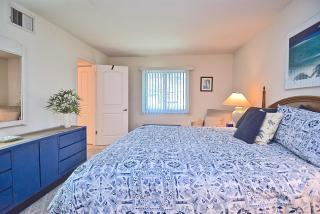 Spacious 1 BR1 Bath, Renovated Ground Floor Unit, 03 mile to Siesta Beach - 6