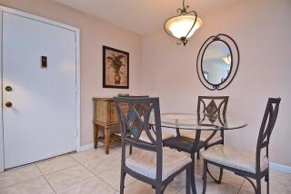 Upgraded 1 BR1 Bath Condo, Renovated Ground Floor Unit - 7