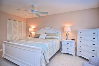 Upgraded 1 BR1 Bath Condo, Renovated Ground Floor Unit - 4