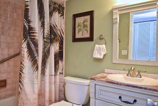 Upgraded 1 BR1 Bath Condo, Renovated Ground Floor Unit - 2