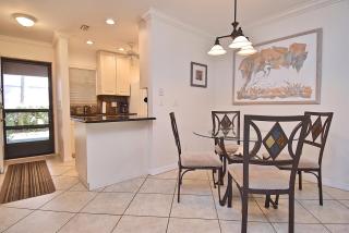 Short walk to #1 Siesta Beach! Covered parking, Heated Pool - 4