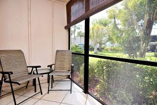 Short walk to #1 Siesta Beach! Covered parking, Heated Pool - 1